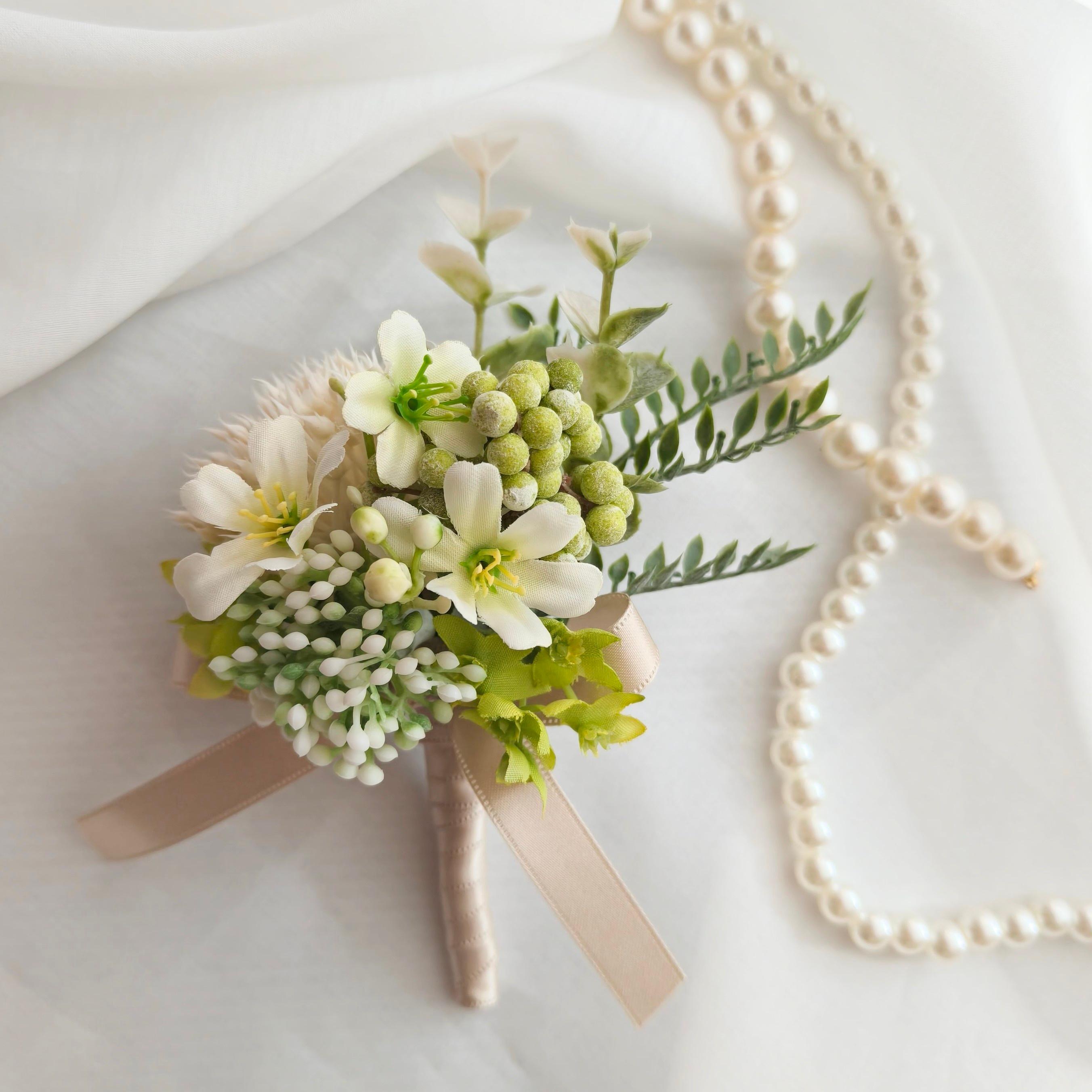 白×グリーンのナチュラルコサージュ　親子コサージュ 入学式 入学式 卒業式 大人フォーマル シンプル 春　シンプル